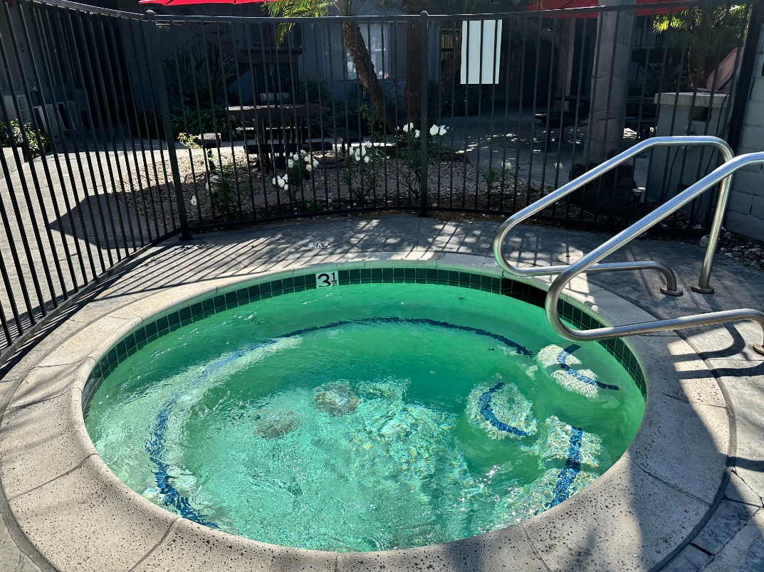 Hot tub at Heritage 2353