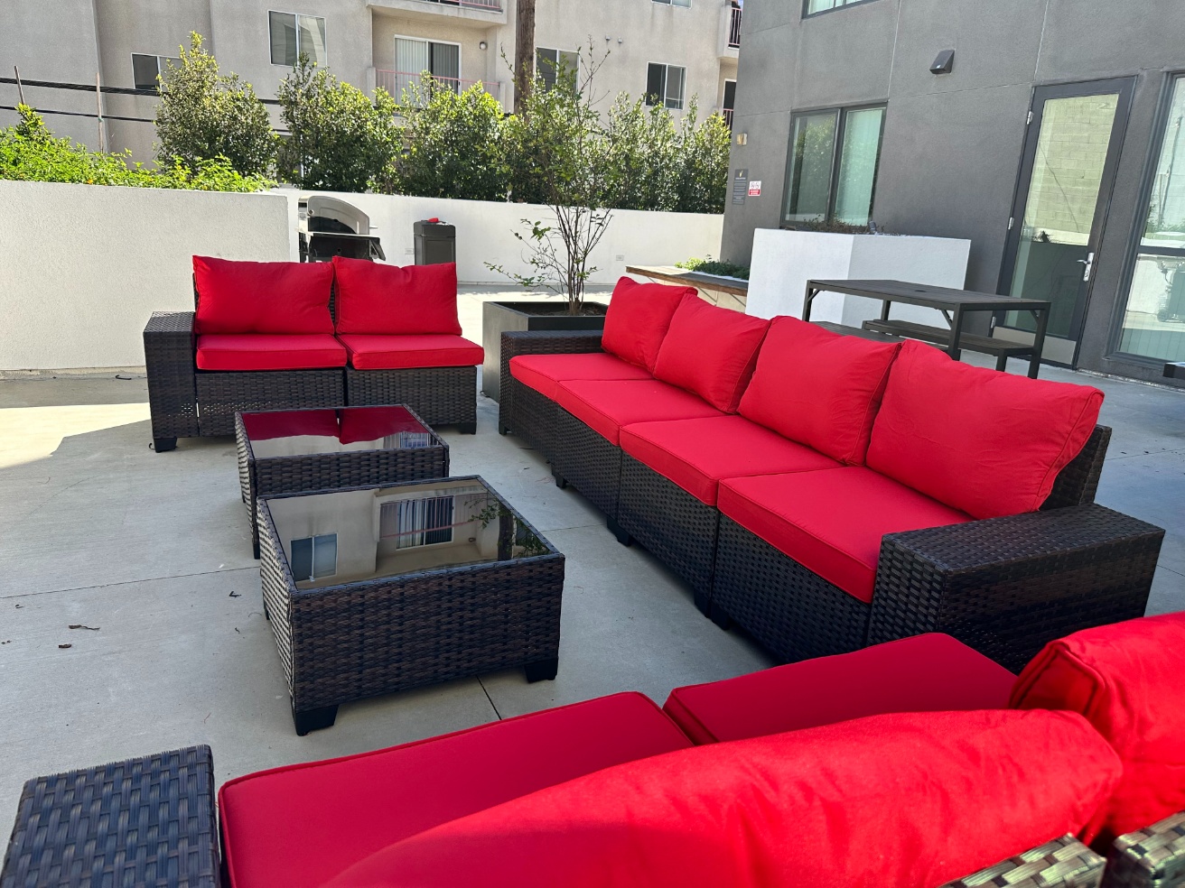 Zen deck courtyard lounge seating at Heritage 1275
