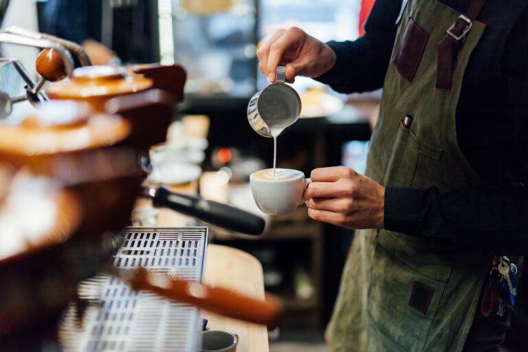 college-students-drinking-coffee